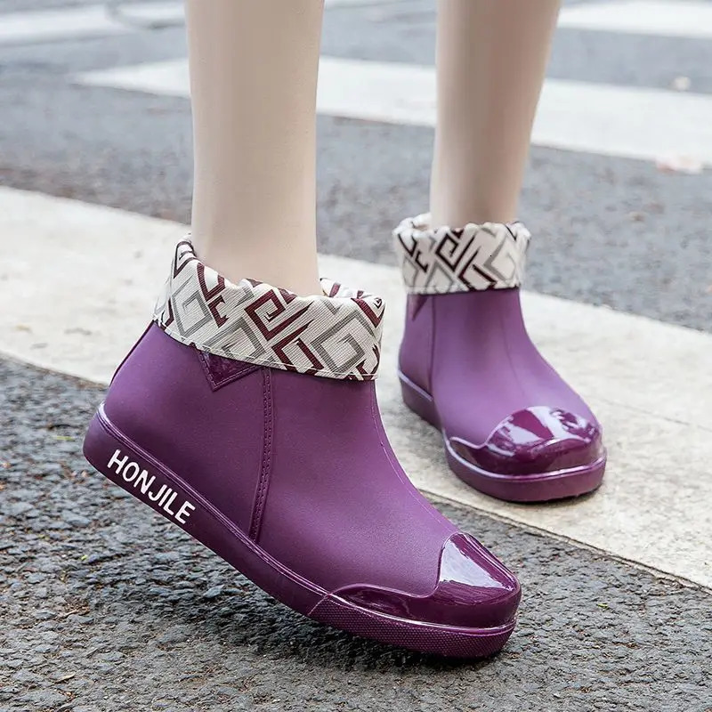 2024 womens fashionable galoshes purple warm fur line rain boots womens soft and smooth ankle boots pleated rain boots 241126