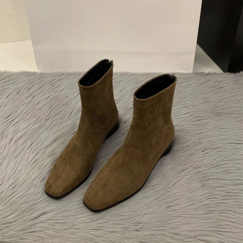 Thick Heel Suede Korean Small Ankle Boots Womens Shoes Autumn and Winter Everything with Cashmere Short Boots 241114