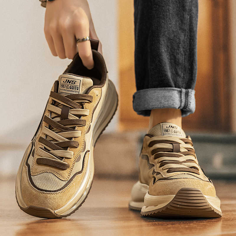 High Quality Cold sticky mens shoes spring new ultra fiber leather surface fashionable Forrest Gump shoes thick sole height increasing low top two ton