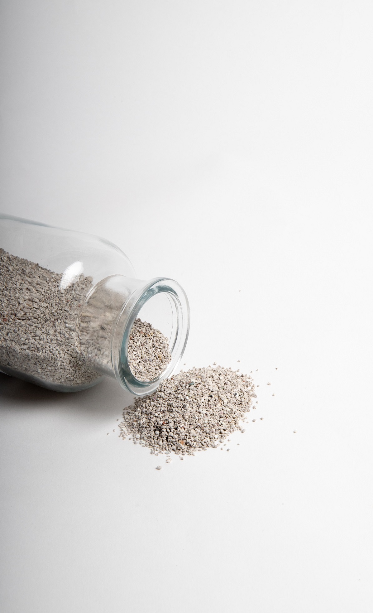 Dust Free Sodium Based Hard Clumping Cat Toilets Products Clay Mineral Bentonite Cat Litter For Animal Use