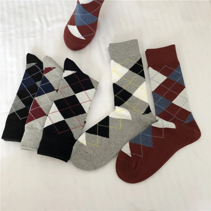 Match autumn and winter classic British style large diamond checkered business casual mens socks thickened 5 pairs/batch 241126