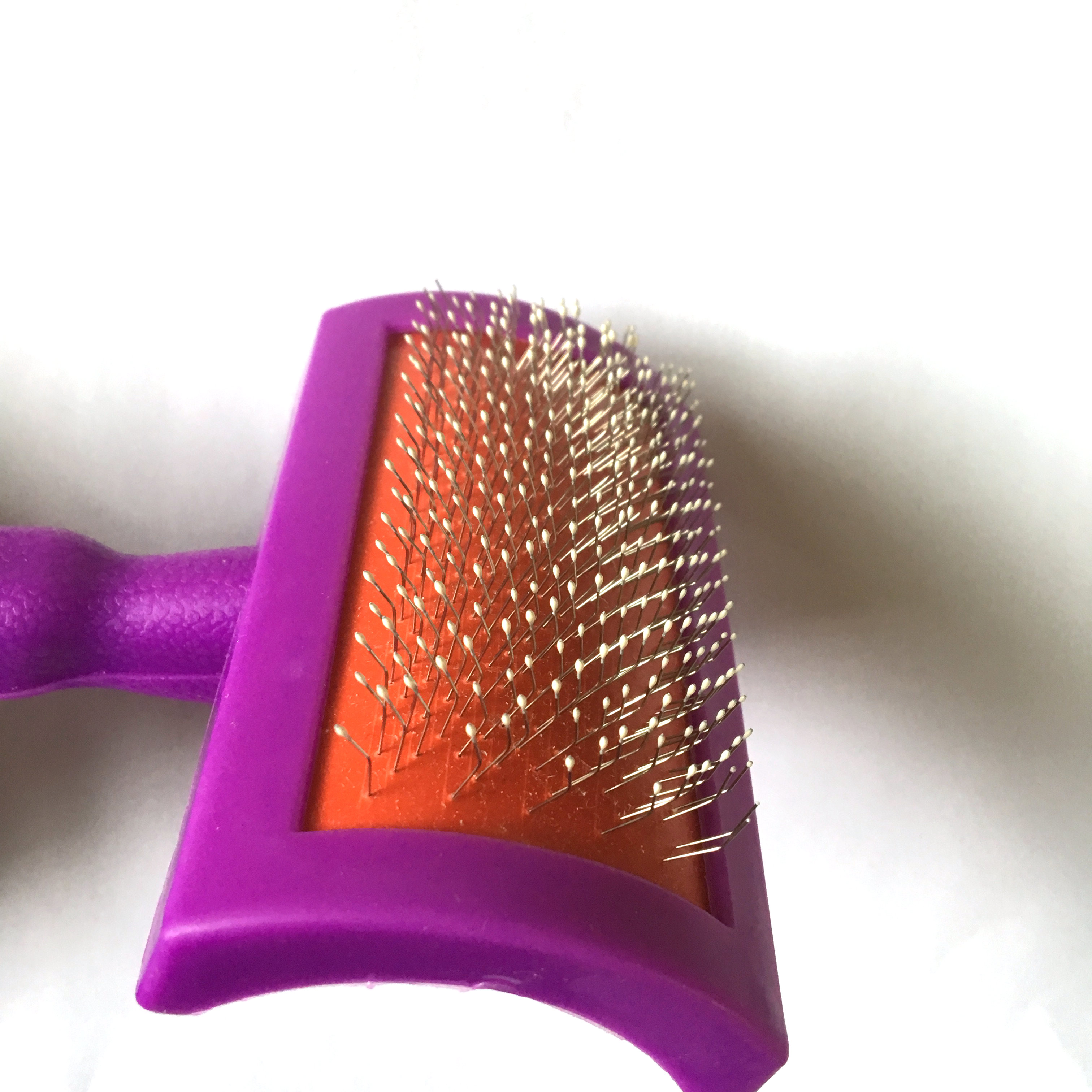 Solid Plastic Handle End Protected Stainless Steel Pins Fixed On Flexible Rubber Pad Dog Animal Poodle Puppy Slicker brush