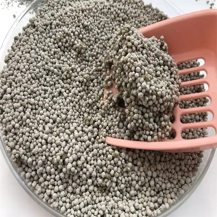 OEM Strong Clumping Dust Free Broken Bentonite Cat Litter For Cats