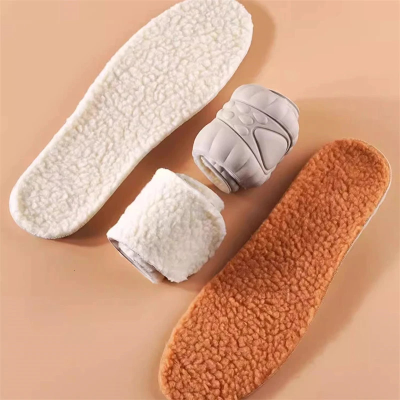 Wholesale 10 pieces/batch of shoe insoles for womens winter cashmere super soft warm latex plush thick snow boots insoles 241126