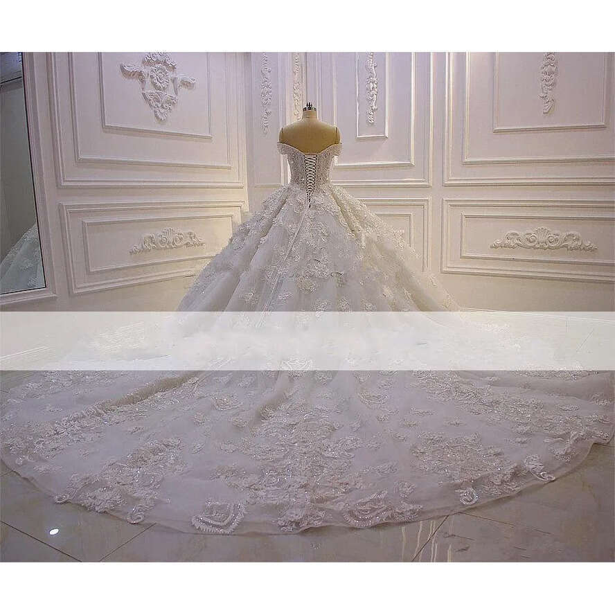Dubai Sparkly Beaded Off Shoulder Ball Gown Dress 3D Wers Lace Appliqued Princess Vintage Arabic Wedding Bridal Gowns
