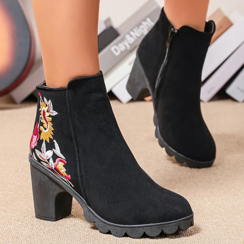 Embroidered High Heels Ankle Boots for Women 2024 Autumn Side Zipper Black Short Botas Mujer Fashion Flower Thick High Heels 241126