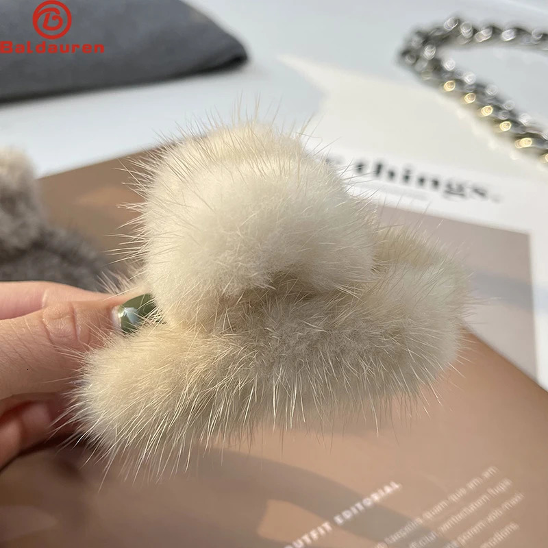 mink fur fashion hair clip claw clip womens plush Pom hair clip fur leather wallet headwear girl 241126