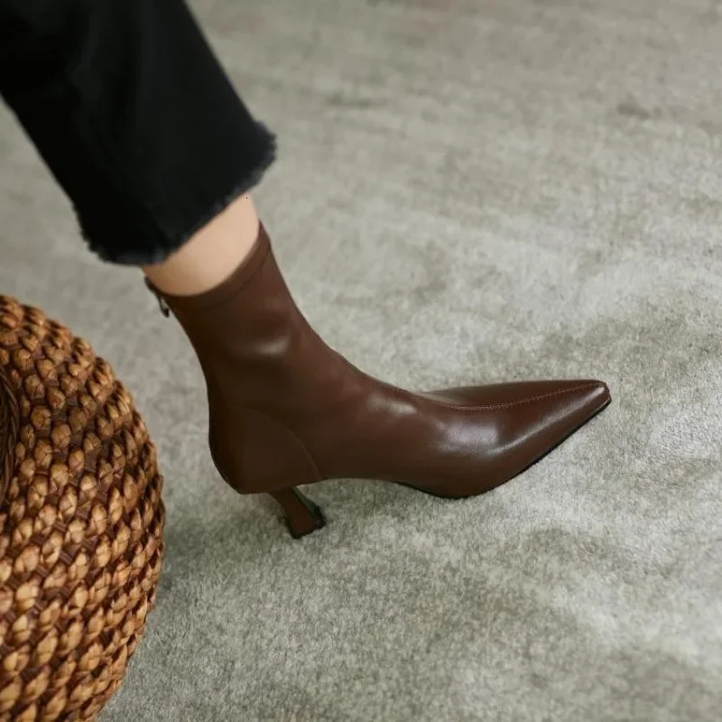 Female Shoes on Sale Zipper Womens Boots Autumn Pointed Toe Solid Short Barrel Mid Heeled Rubber Versatile Fashion Boots 241114