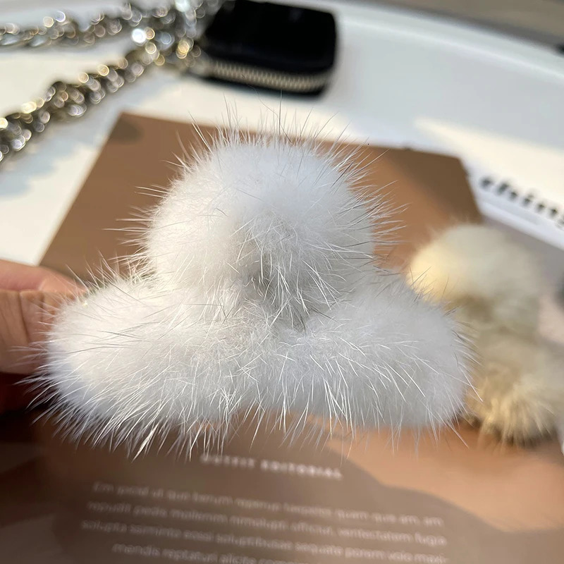 mink fur fashion hair clip claw clip womens plush Pom hair clip fur leather wallet headwear girl 241126