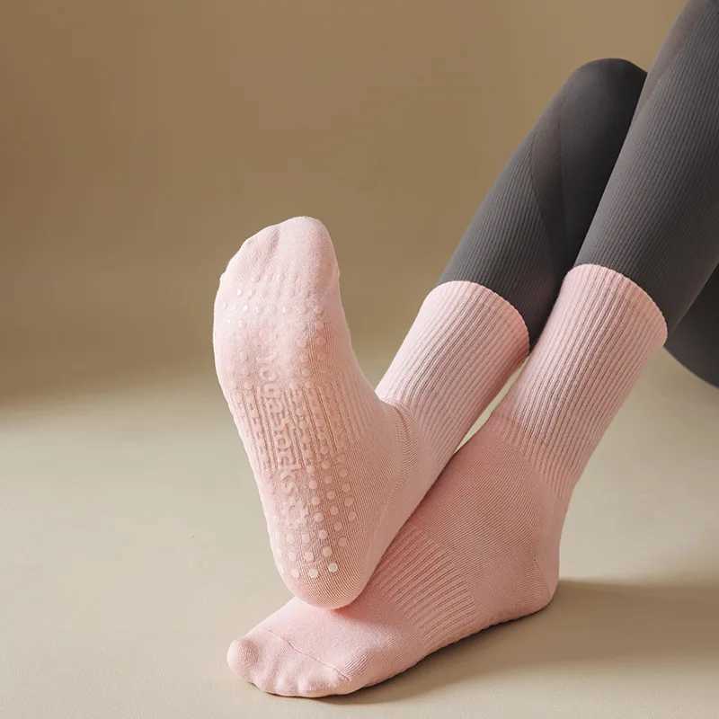 Solid Color Women Yoga Socks Cotton Breathab Gym Fitn Dance Sports Socks Women Profional Silicone Non-slip Pilates SocksXJ241125