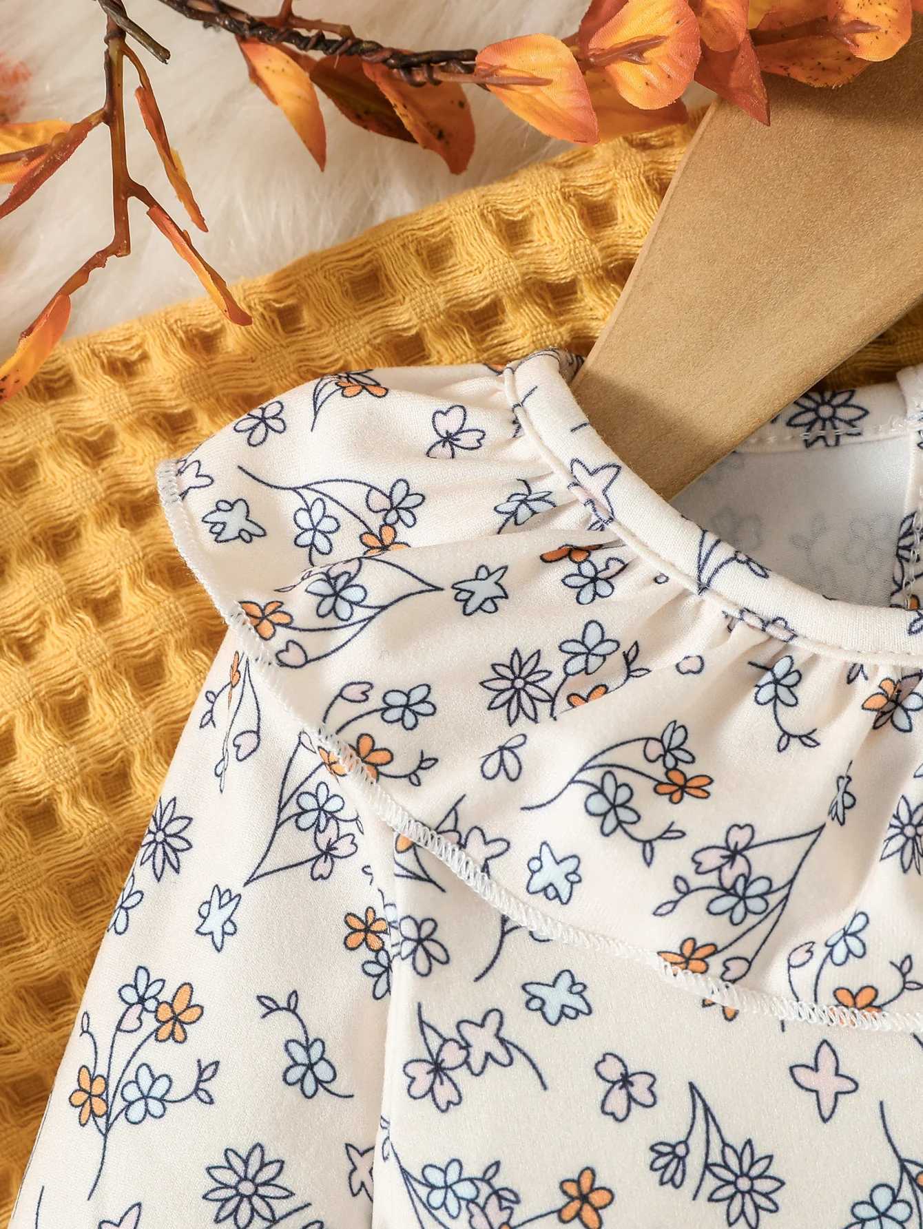 Clothing Sets Infant Baby Girls Skirt Set Autumn Long Sleeve Floral Printed Two-piece +Bow hair accessories H241126