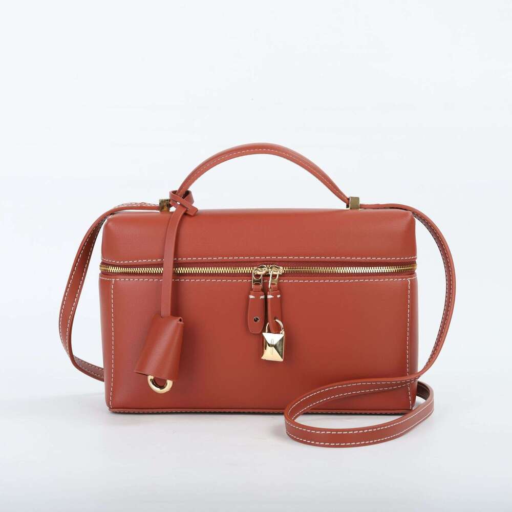 High end small square 2025 new exquisite armpit genuine leather women's niche temperament tote bag