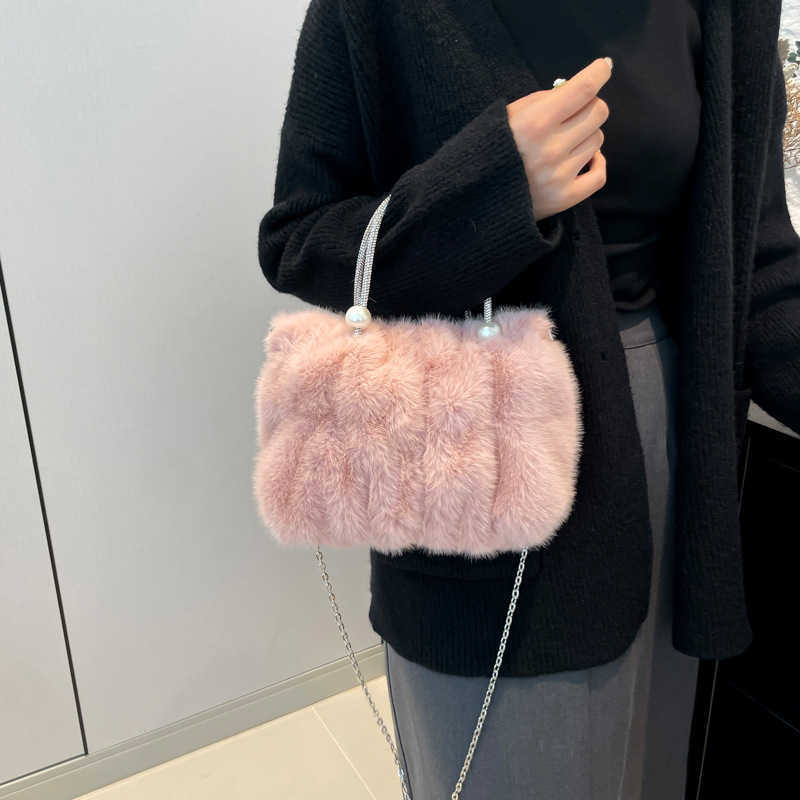 Bag Girl 2024 Winter New Fairy Hairy Bag Folded Cloud Bag Hairy Handheld Small Bag Crossbody Bag 241126