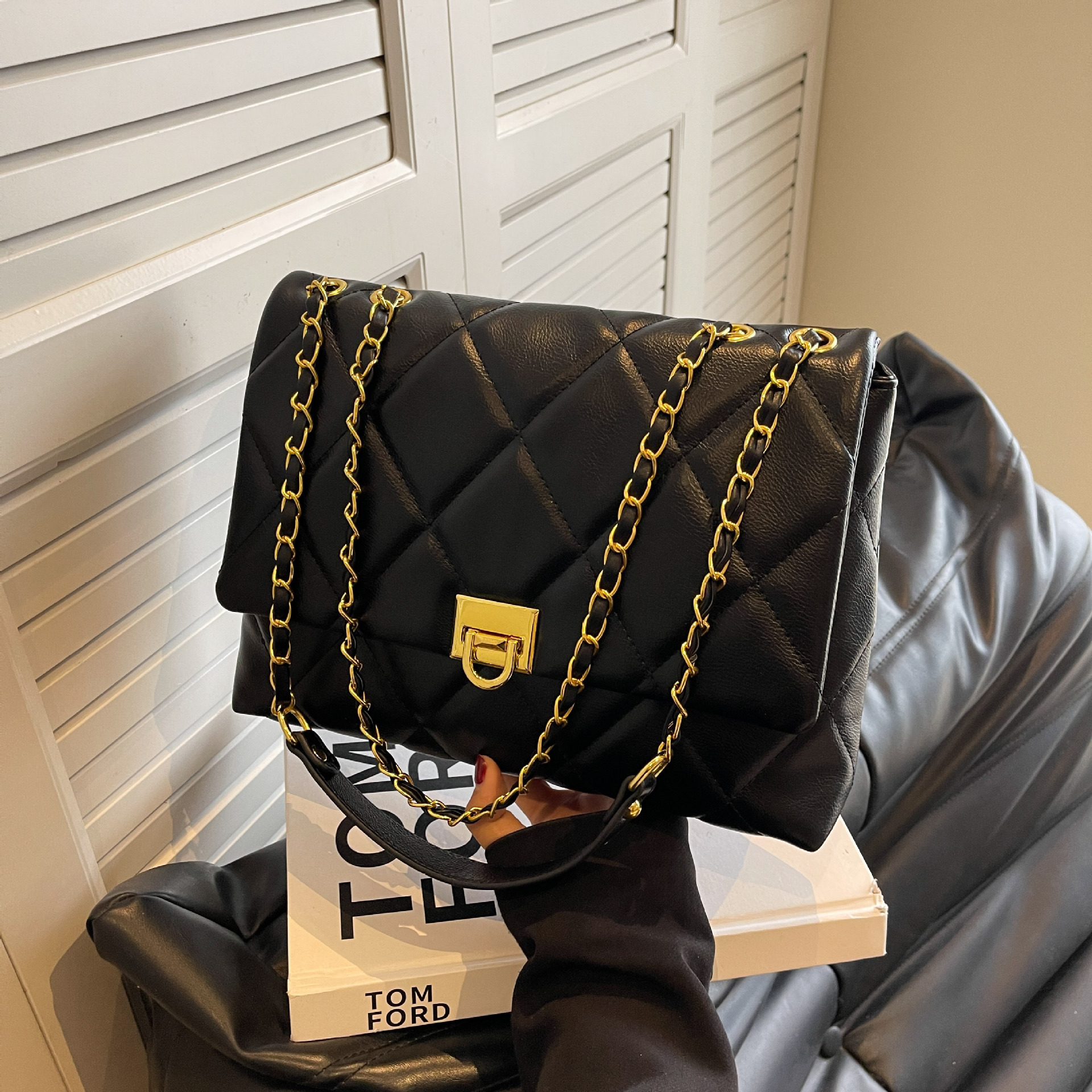 Lingge Chain Small Fragrant New Women's Fashion Crossbody With Western Style Buckle Single Shoulder Underarm Bag Designer Bags Handbags Women