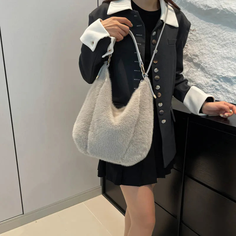 Women Plush Shoulder Bag with Adjustable Strap Crossbody Large Capacity Tote Handbag for Work Travel 241125