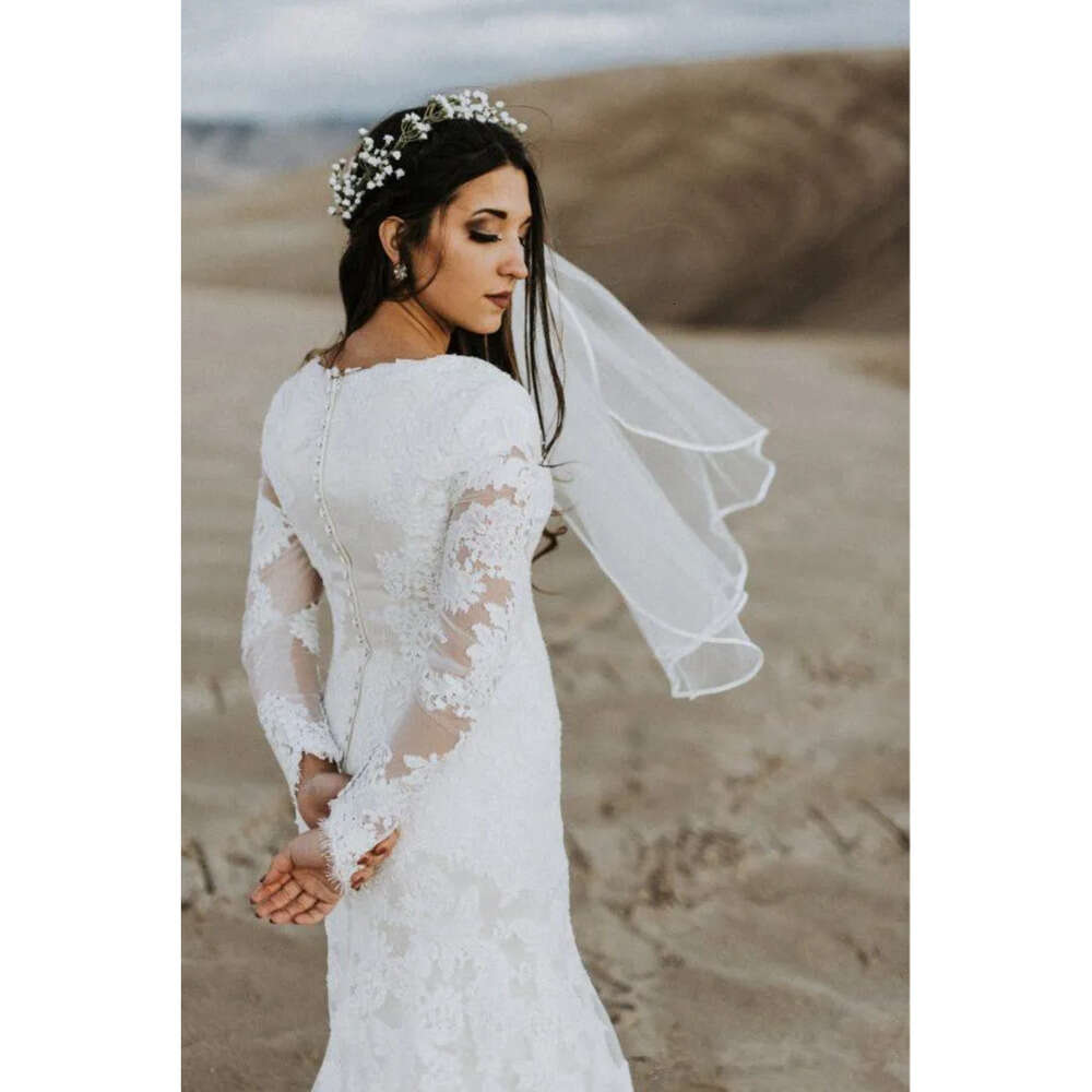 Mermaid Modest Beach Elegant Lace Wedding Dresses Long Sleeves V Neck Vintage Country Boho Bridal Gowns With Buttons Back Robes De Mariee Intage