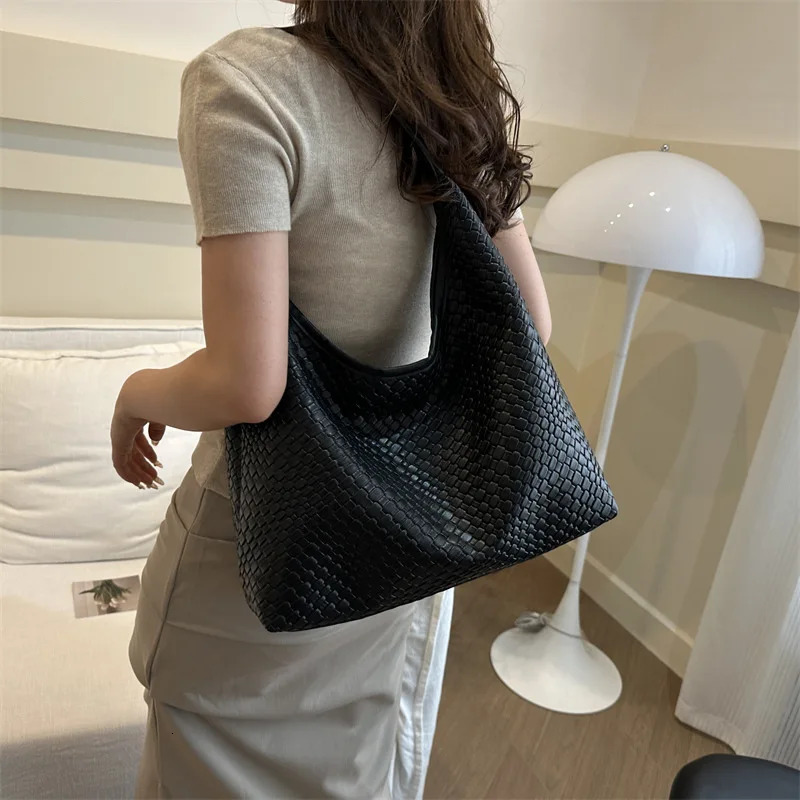 Fashion Woven Commute Minimalist Tote Bag SpecialInterest n Underarm Large Capacity Shoulder 241125
