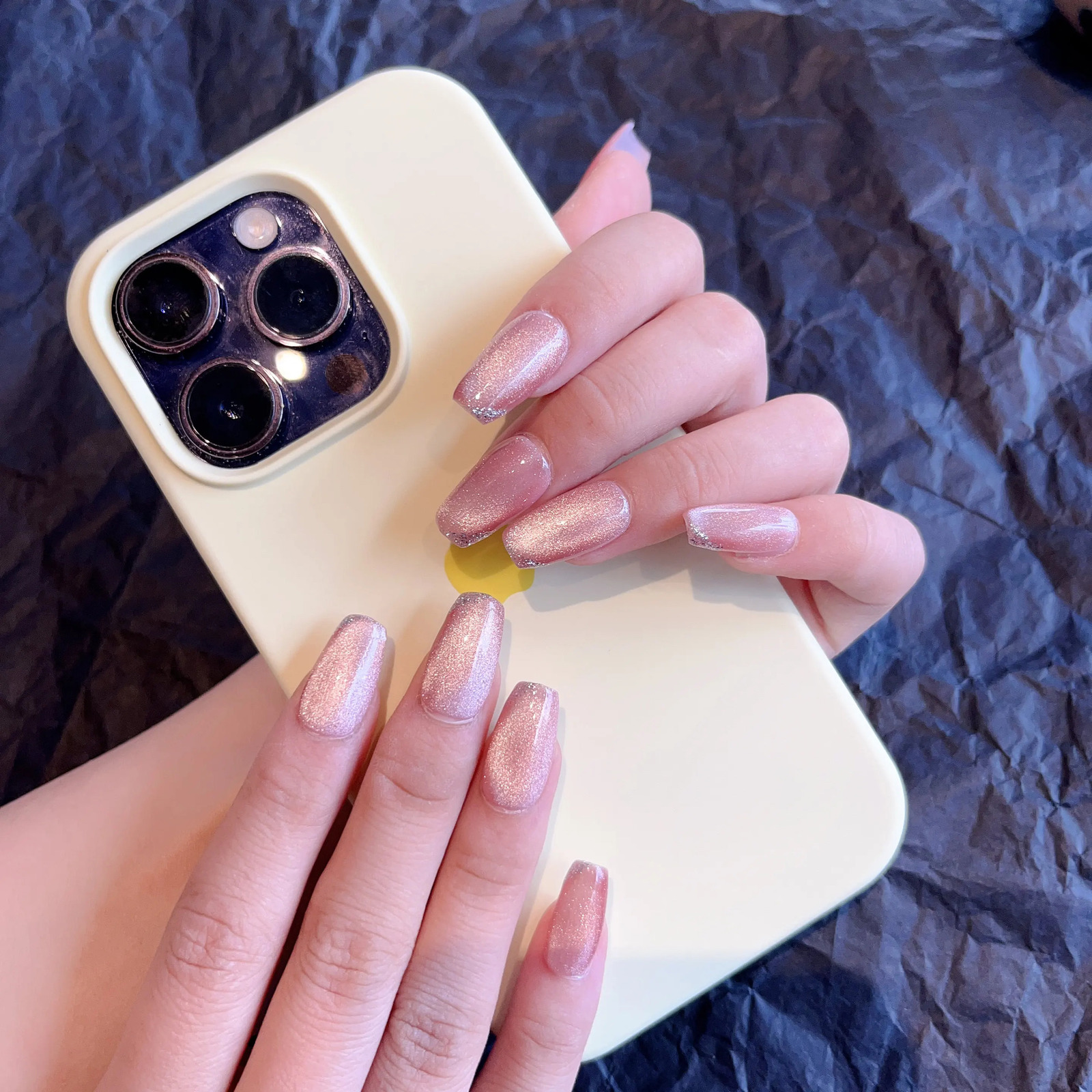 Emma Beauty hand presses nails naked pink cat eyes short and simple with a 3D magnetic effect fashionable and cool 241126