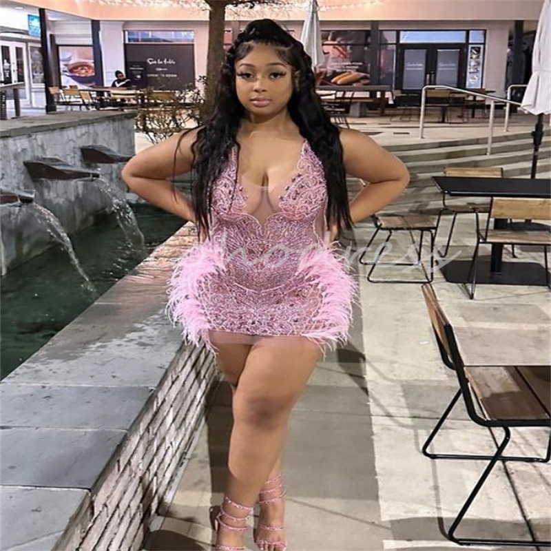 Stunning Pink Baddie Prom Dress With Feather Mini Short See Through Cokctail Dress Black Girls Holiday Evening Party Dress Birthday Formal Homecoming 