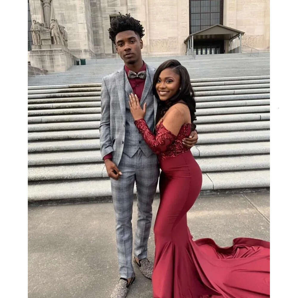 Sheer Deep V Bury Neck Satin Mermaid Prom Long Sleeves Lace Applique Top Sweep Train Formal Party Evening Dresses 6660306
