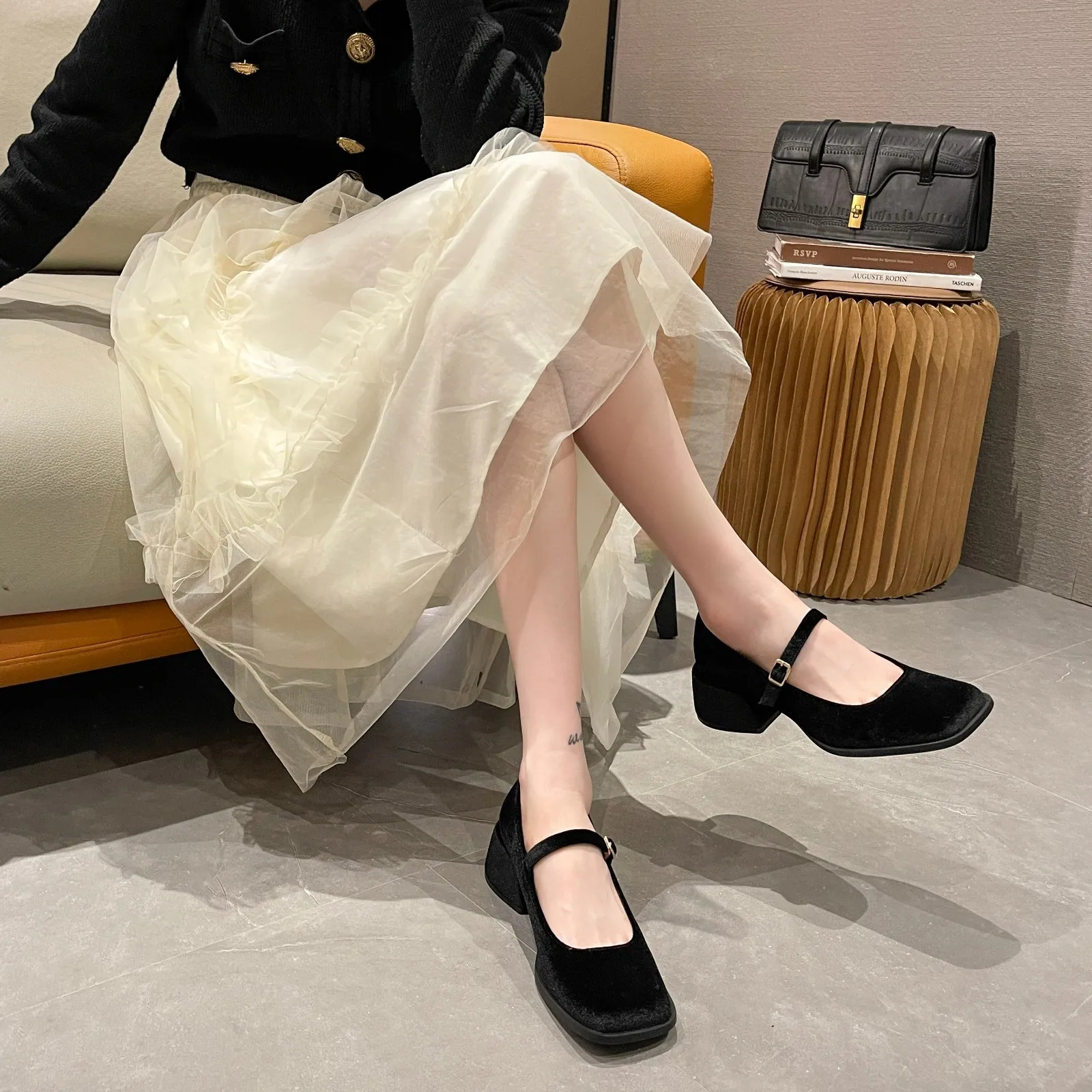 Mary Janes Shoes Female Golden Velvet Square Toe College Style Casual Pumps Fashion Shallow Buckle Shoes High Heel Shoes 241126