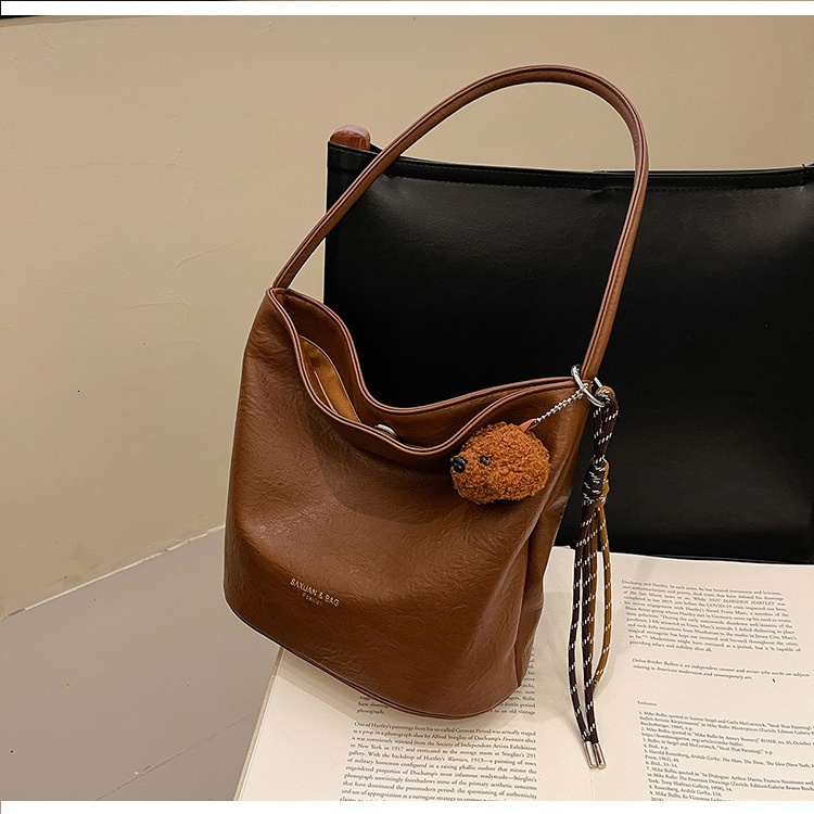 Autumn And Winter Super Popular Bags For Women New Versatile Single Shoulder Armpit Bag, Hand-held Bucket Bag Designer Handbags