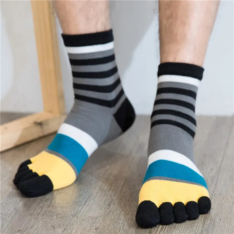 5 pairs of mens five finger shoes and socks autumn and winter striped cotton tube warm and comfortable finger shoes 241126