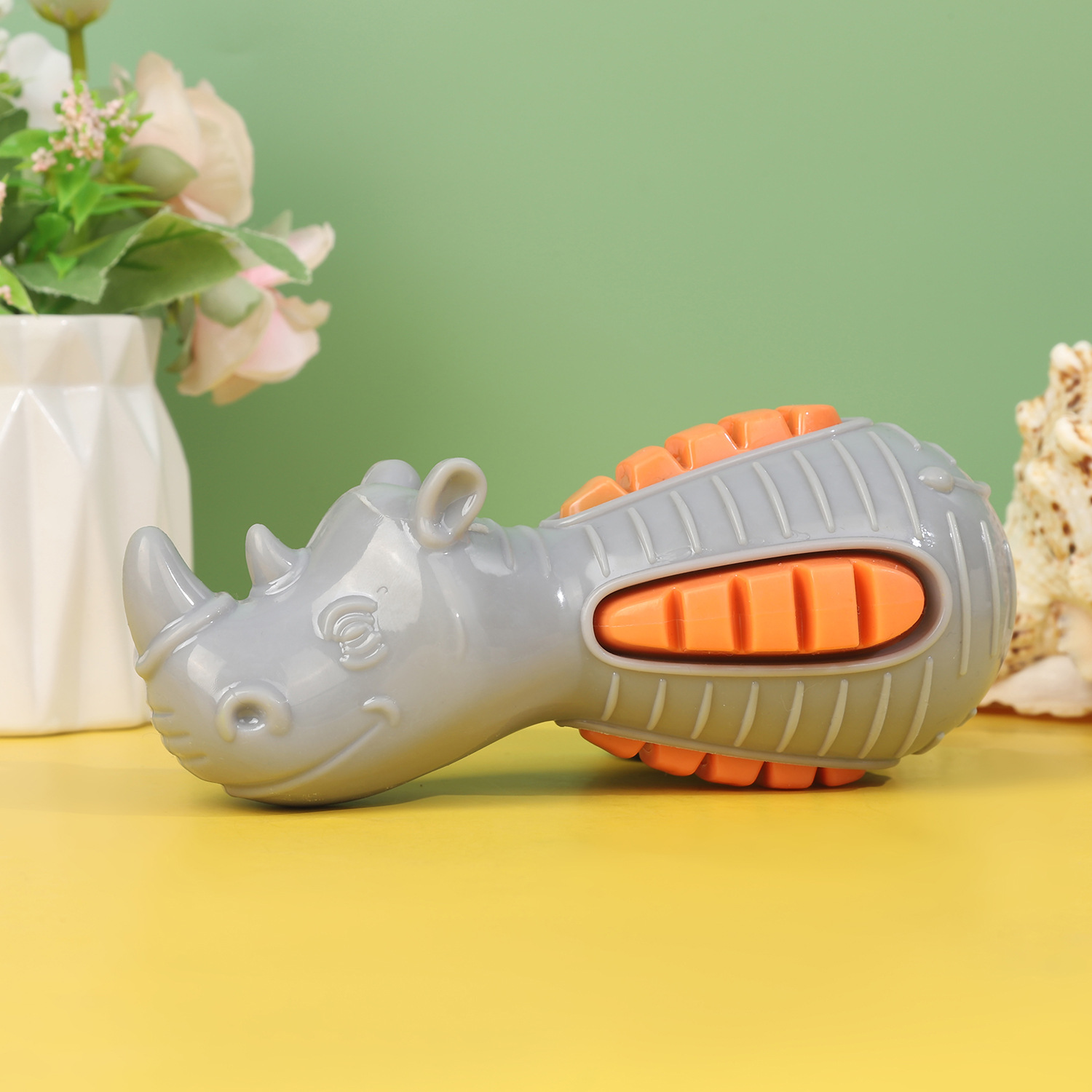 Wholesale dog vocal toys chewing bite resistant TPR teething training floating dogs toys