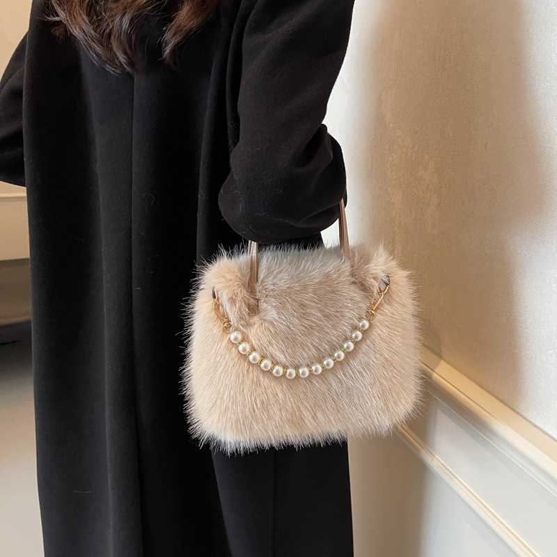 Hairy Handheld Small Bag 2024 New Fashion Pearl Small Square Bag Autumn/Winter Women's One Shoulder Crossbody Hairy Bag 241126