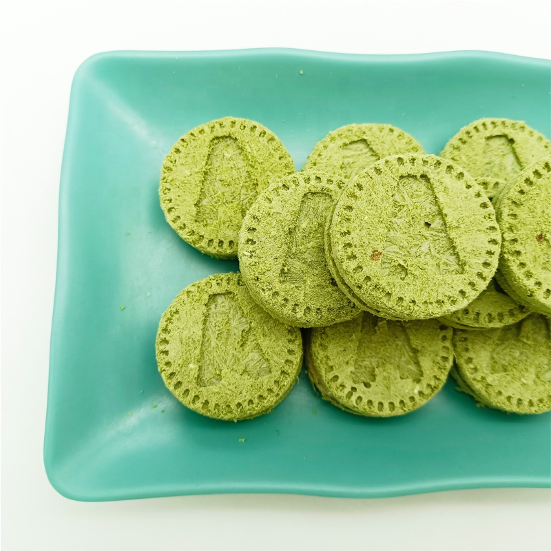 Freeze dried cat snack Freeze dried Cat grass biscuits Wholesale bulk cargo cat Treats Freeze dried dog snacks