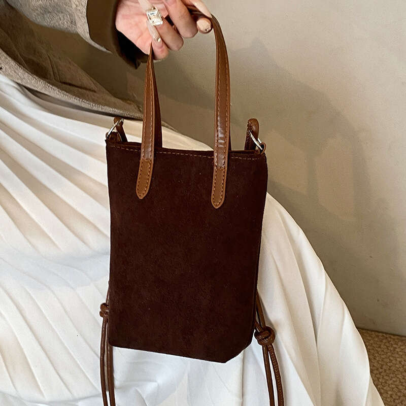 Luxury niche design crossbody mobile phone bag for women, 2024 autumn winter new fashionable and versatile frosted handbag