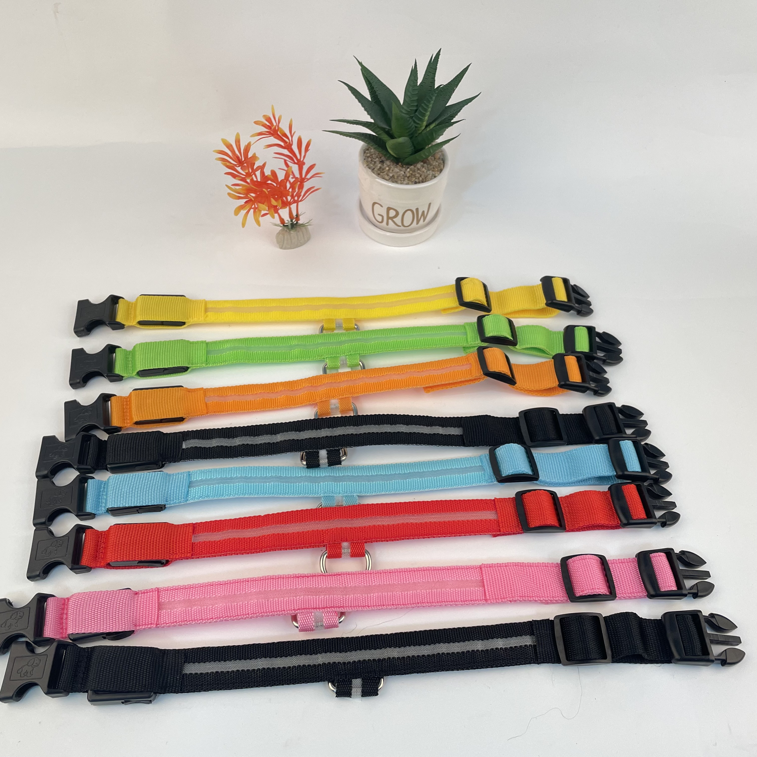 Pet Dog Collar LED Glowing Adjustable Anti-Lost Dog Light For Small Dog Electronic Pet Products