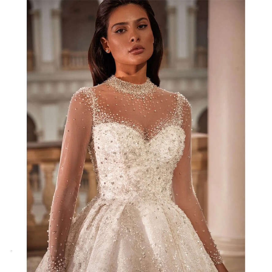Exquisite Ball Gown Wedding Dress Beaded Appliques Sweetheart Strapless Bride Gowns With Jacket Sleeveless Tulle Bridal Dresses