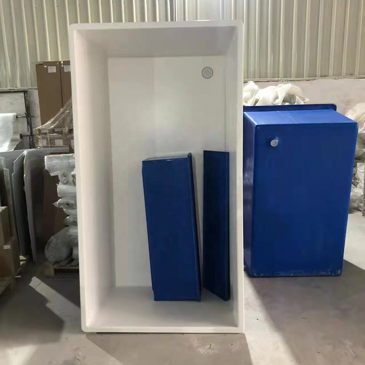 Aquaculture Fish Pond Customized Koi Pond Fiberglass With Filter