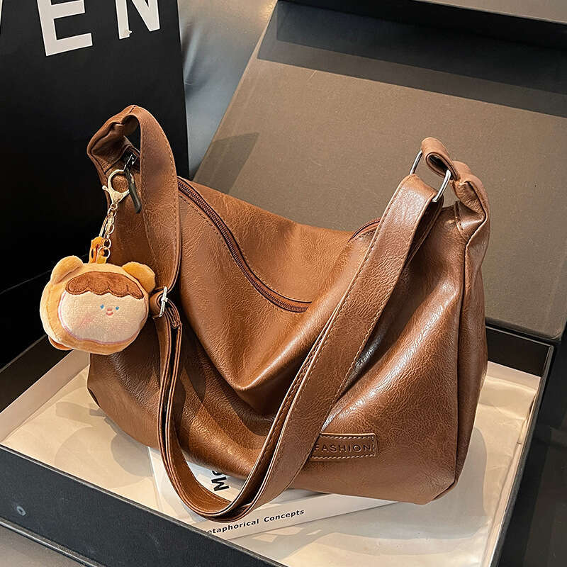 Small niche large capacity 2024 autumn and winter new dumpling Forest series versatile crossbody Commuter shoulder bag