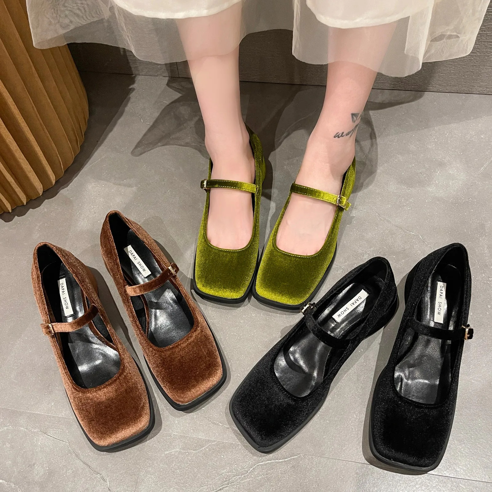 Mary Janes Shoes Female Golden Velvet Square Toe College Style Casual Pumps Fashion Shallow Buckle Shoes High Heel Shoes 241126
