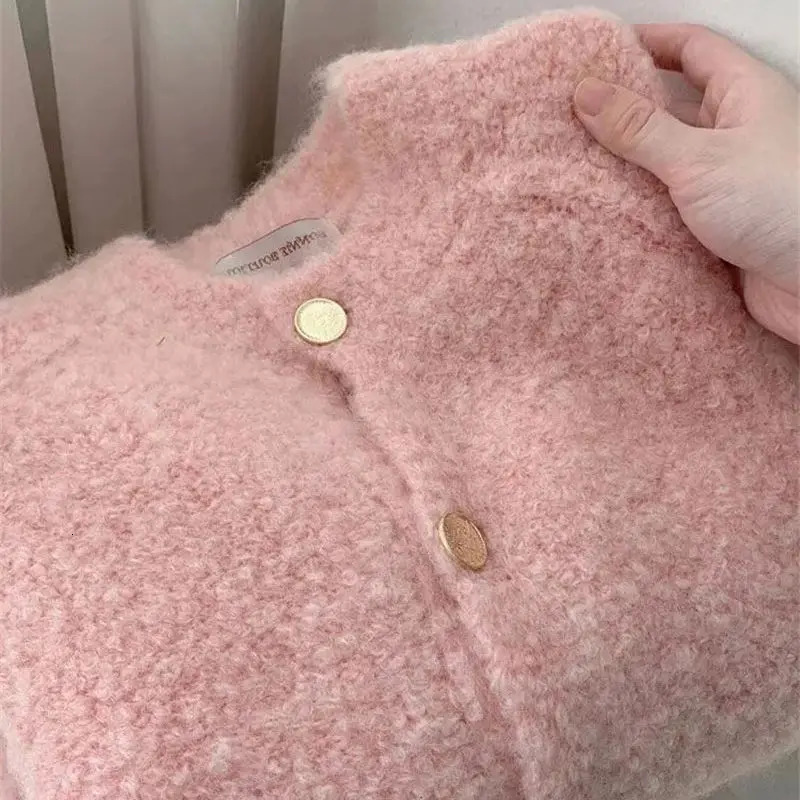 Sweet Pink Cashmere Sweater for Women Causal Soft Wool Knit Cardigan Coat Autumn Winter Highend Oneck Knitwears Versatile 001K 241112