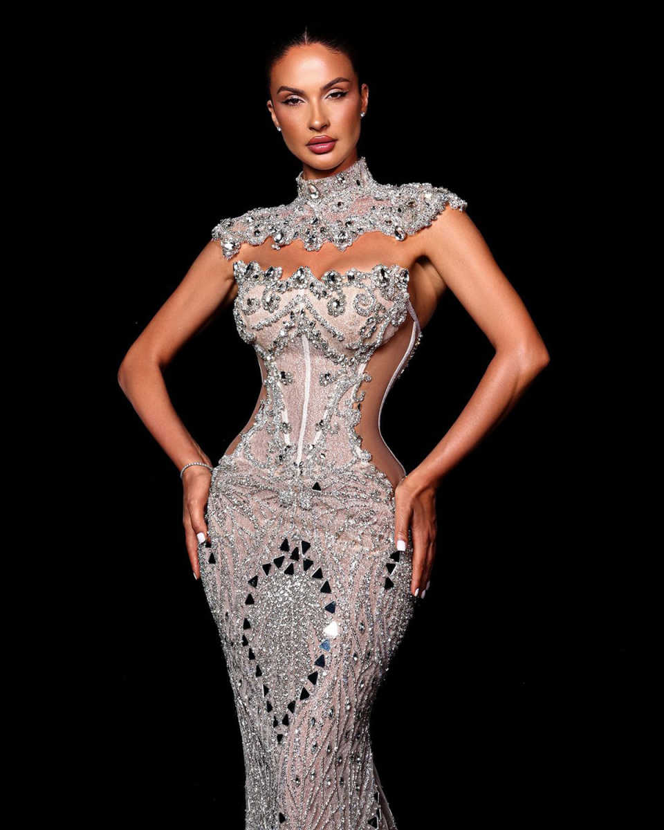 Luxury Crystal Wedding Dresses Beading Bride Gowns Mermaid High Neck Princess Custom Made Illusion Bridal Dress Vestido de novia