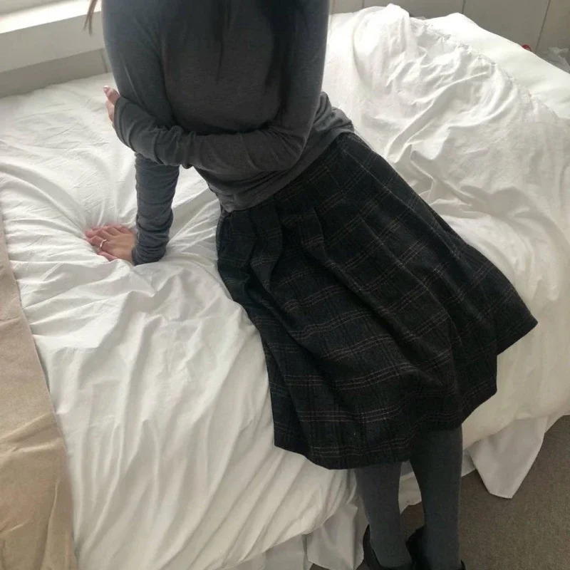 Korean retro pleated loose casual knee length skiing womens spring high waist contrasting color plain A-line skiing 241125