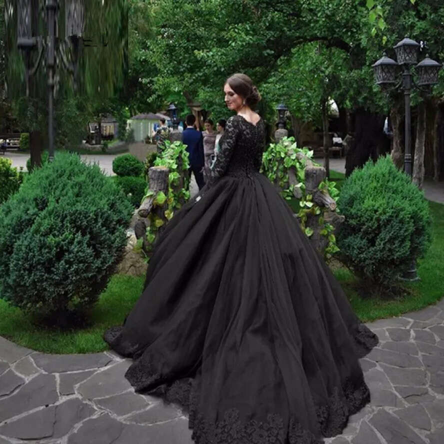 Vintage Black Gothic Long Sleeves Lace Ball Gown Dresses Tulle Applique Beaded Sweep Train Bridal Wedding Gowns With Buttons