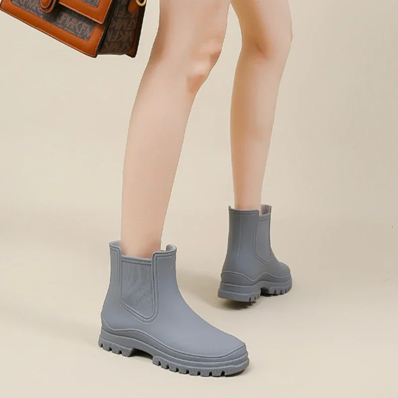 Womens Garden Rain Boots Galoshes Waterproof and Comfortable Chelsea Rain Boots Womens Non slip Fishing Boots Oil proof Rain Shoes 241126