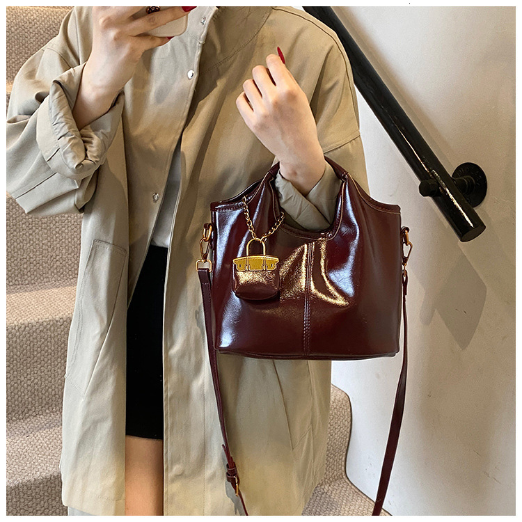 High End Bucket For Bags Handbags Women Autumn And Winter Versatile Fashion Commuting Shoulder Bag Designer