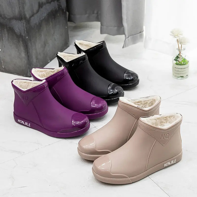 2024 womens fashionable galoshes purple warm fur line rain boots womens soft and smooth ankle boots pleated rain boots 241126