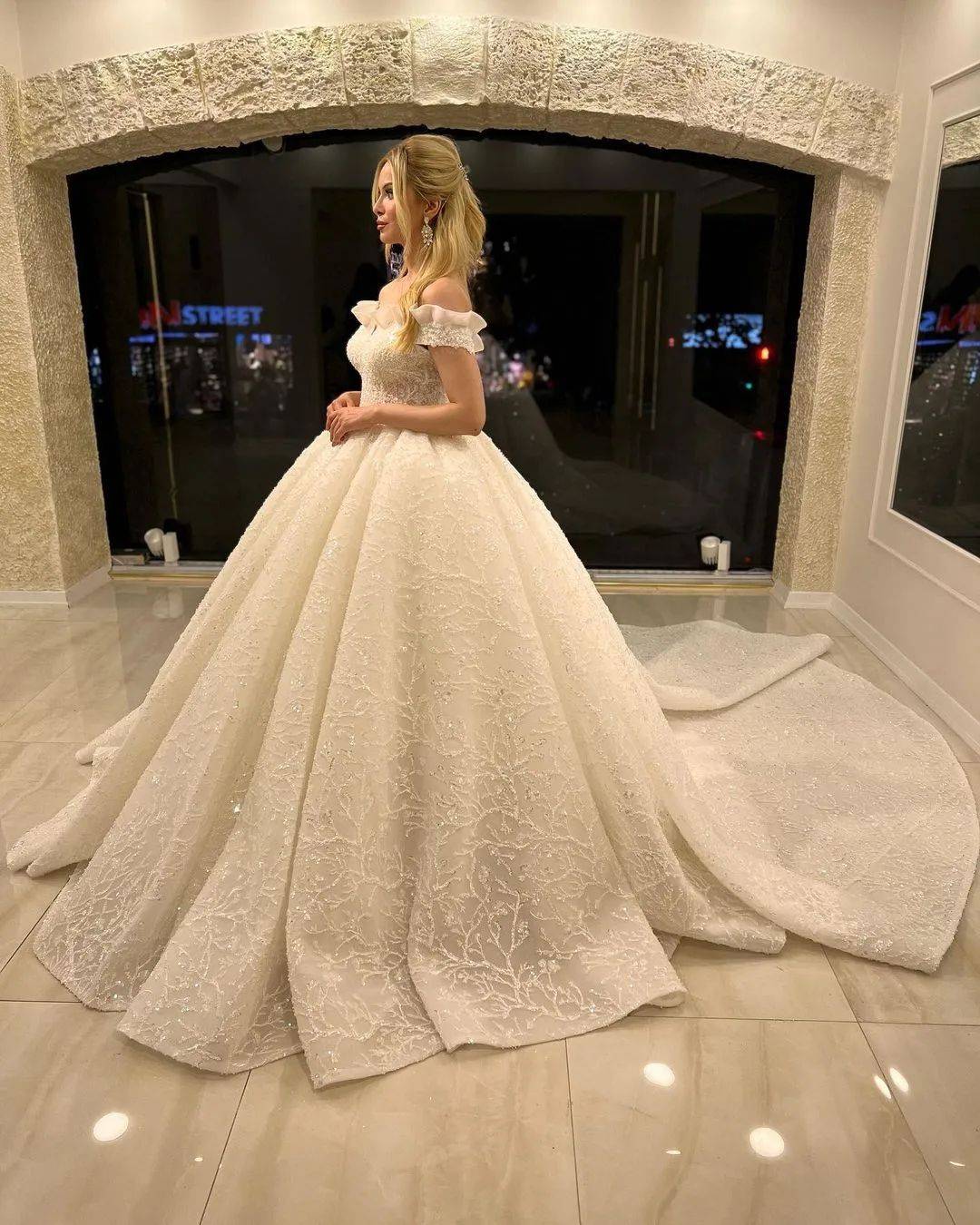 Vintage Wedding Dress For Women Off Shoulder Bridal Gown Sequins Ruffles Backless Sweep Train Customized Dresses vestidos de novia