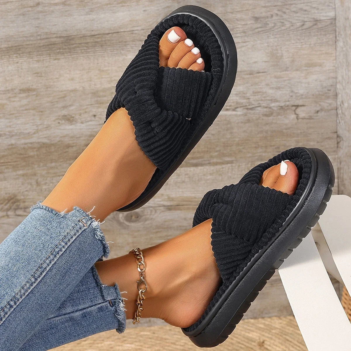 womens slippers with open shoelaces suitable for womens comfortable and fashionable indoor home cotton shoes non slip platform shoes 241126