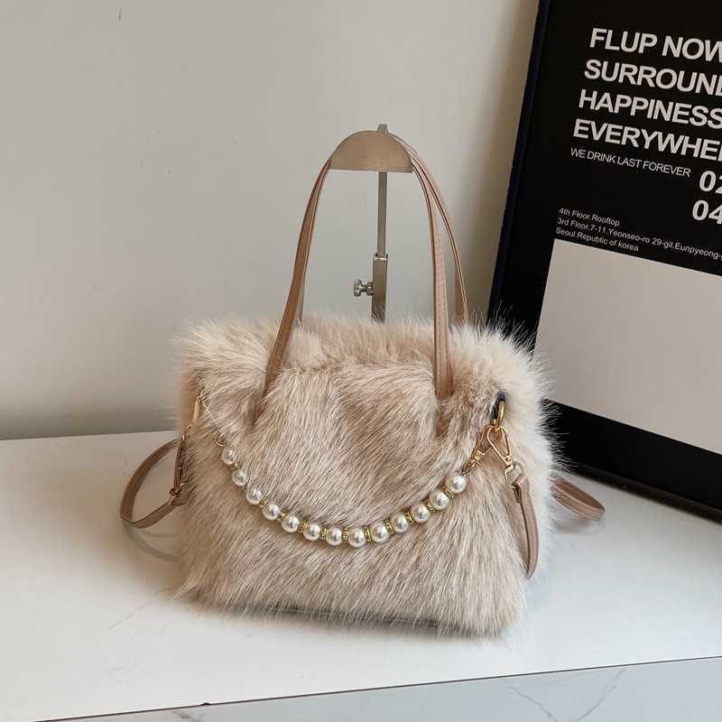 Hairy Handheld Small Bag 2024 New Fashion Pearl Small Square Bag Autumn/Winter Women's One Shoulder Crossbody Hairy Bag 241126