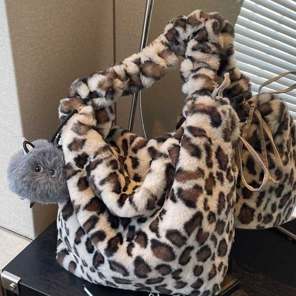 Bag Autumn winter WoMens Bag Spicy Girl Leopard Pattern Single Shoulder Underarm Bag Large Capacity Crossbody Bag Commuting Plush Bag 241104