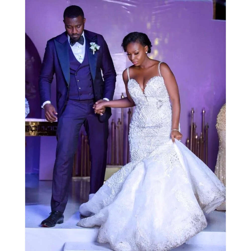 Full Mermaid African Dresses Lace Spaghetti Straps Applique Beaded Sweep Train Wedding Dress Bridal Gowns Plus Size Bc