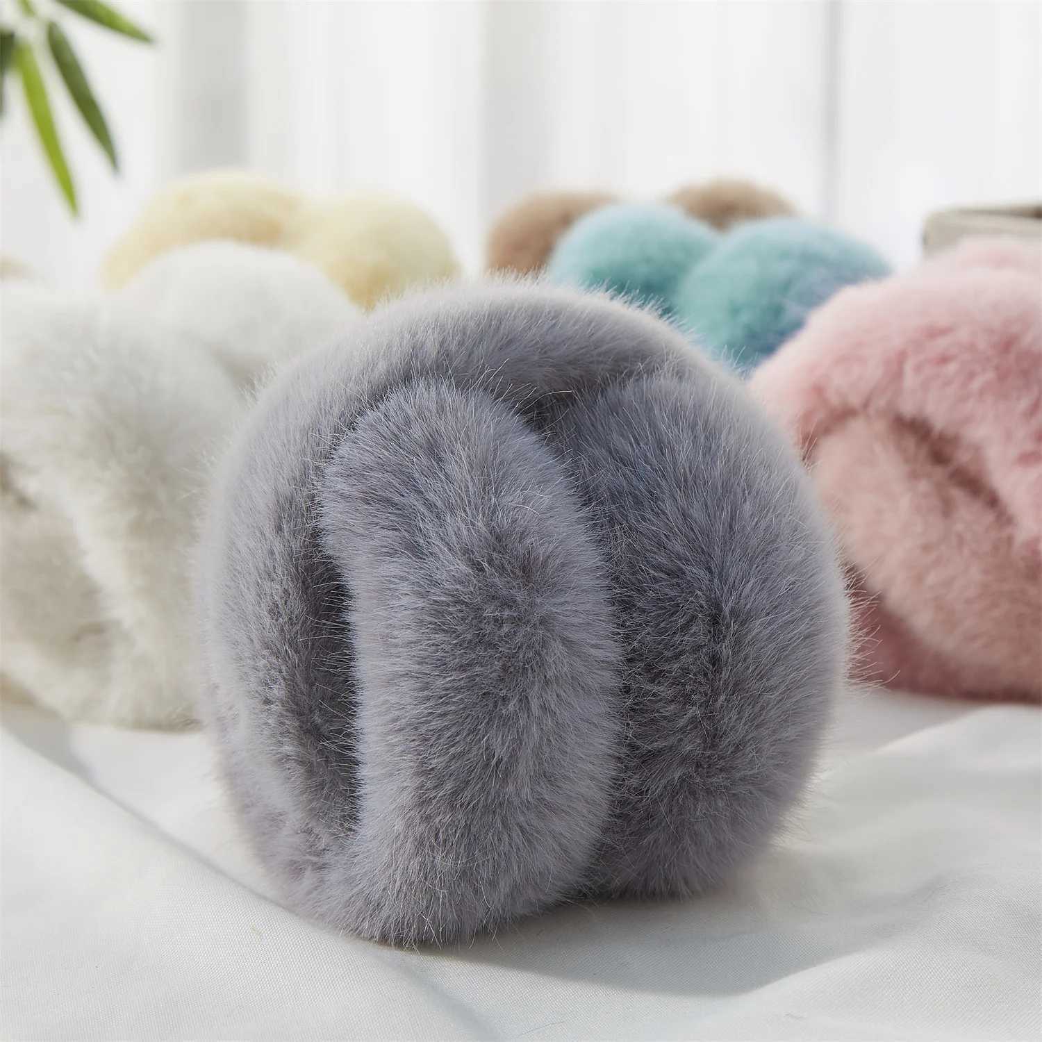 Anjj New Grey Foldable Earmuffs Fashion Cute High Quality Plush Thermal Earmuffs for Woman Man Christmas PresentXJ241126