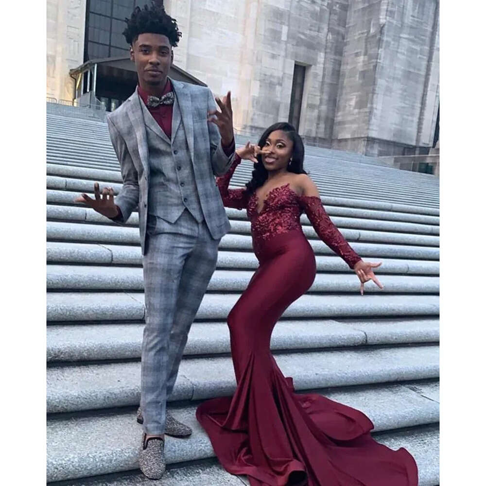 Sheer Deep V Bury Neck Satin Mermaid Prom Long Sleeves Lace Applique Top Sweep Train Formal Party Evening Dresses 6660306